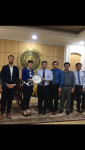 Các thành viên Đoàn Tổng Lãnh sự quán Anh và lãnh đạo các sở, ngành tỉnh Tây Ninh chụp hình lưu niệm
