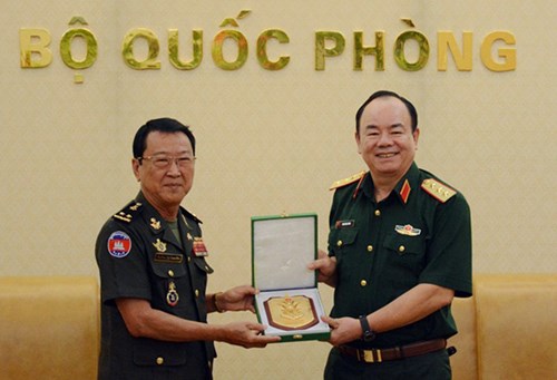 Việt Nam, Campuchia đẩy mạnh hợp tác cứu hộ-cứu nạn
