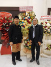 Ông Agustaviano Sofjan- Tổng Lãnh sự Indonesia chụp lưu niệm cùng ông Nguyễn Văn Hồng – Giám đốc Sở Ngoại vụ