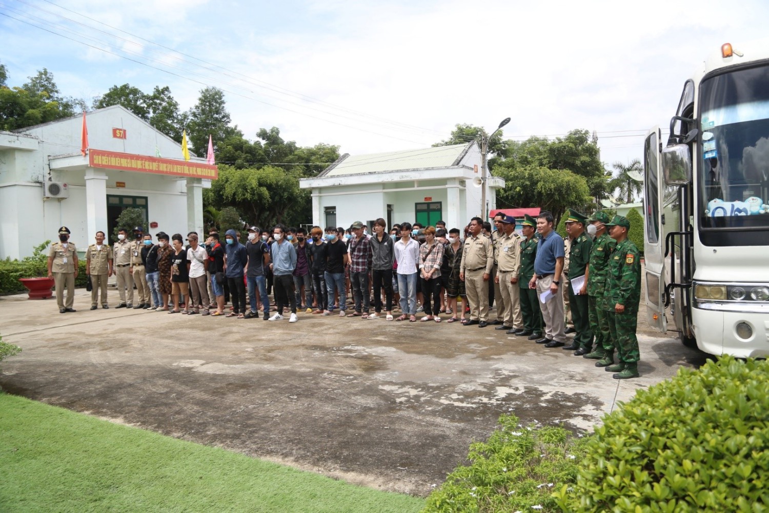 Tây Ninh tiếp nhận 155 công dân Việt Nam bị lừa sang Campuchia lao động trái phép, cư trú bất hợp pháp bị trục xuất về nước